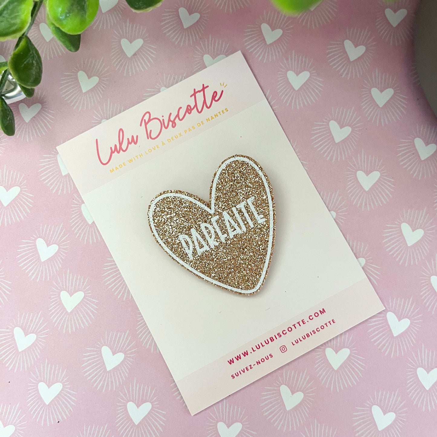 Broche pailletée "PARFAITE"