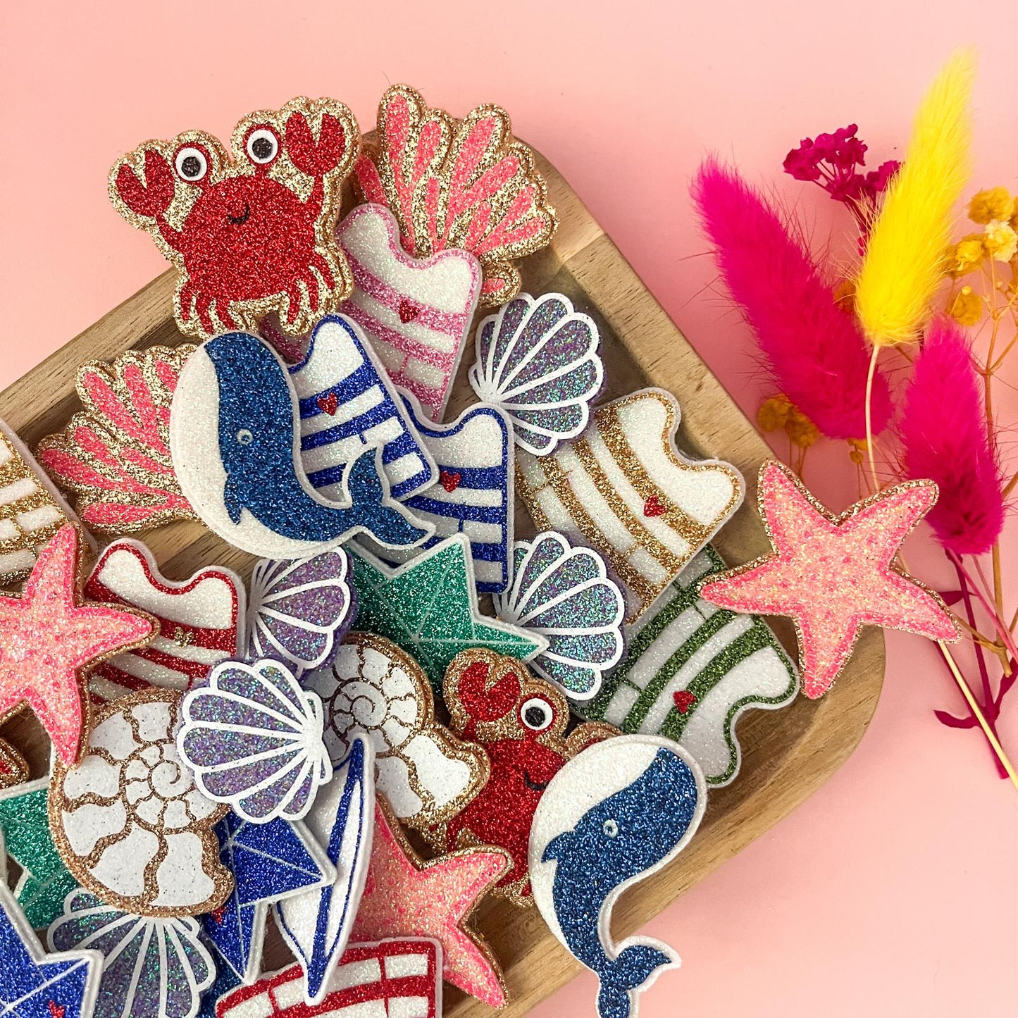 Broche pailletée "SEB"