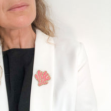Charger l&#39;image dans la galerie, Broche pailletée &quot;Pascal, le corail&quot;