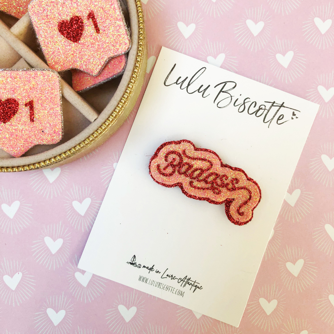 Broche pailletée "BADASS"