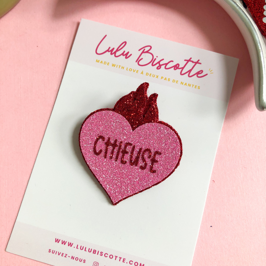 Broche pailletée "CHIEUSE"