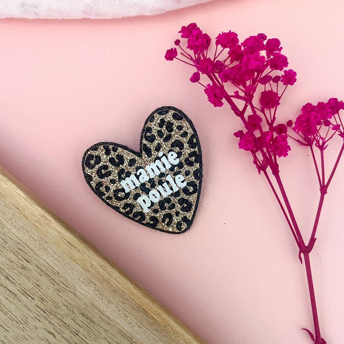 Broche pailletée "MAMIE POULE"