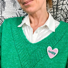 Charger l&#39;image dans la galerie, Broche pailletée &quot;Aimé, la cœur rayé&quot; - rose