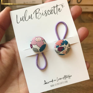 Mini-élastiques boutons Liberty « Betsy Berry » - Rose/Bleu